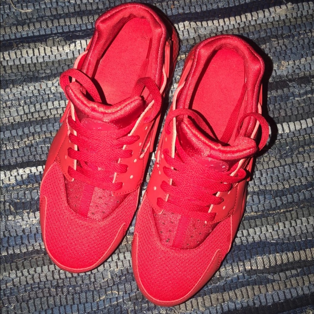Nike hurraches RED